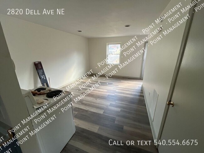 Building Photo - 2820 Dell Ave NE