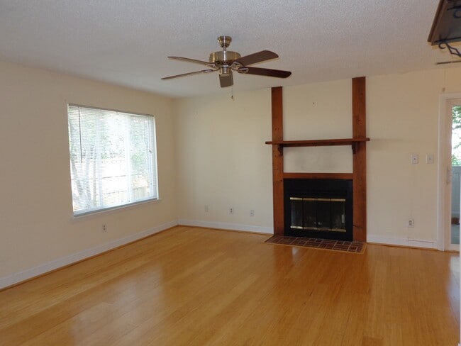 Building Photo - RIVER COVE POINT CONDO