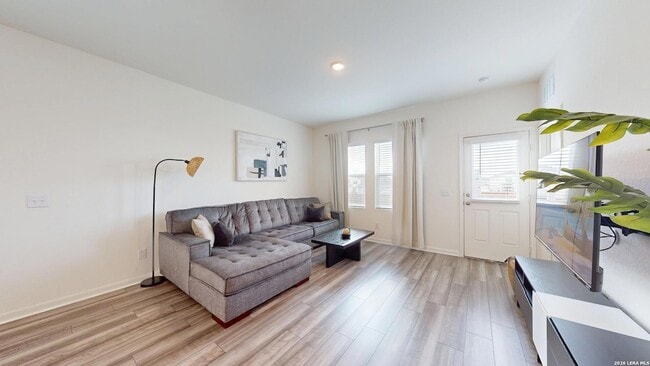 Building Photo - 5814 Lilac Lndg
