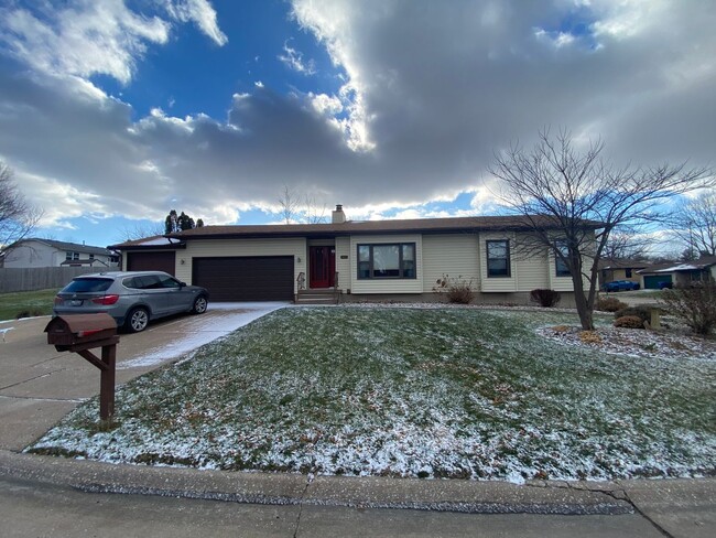 Primary Photo - Beautiful West Davenport Home