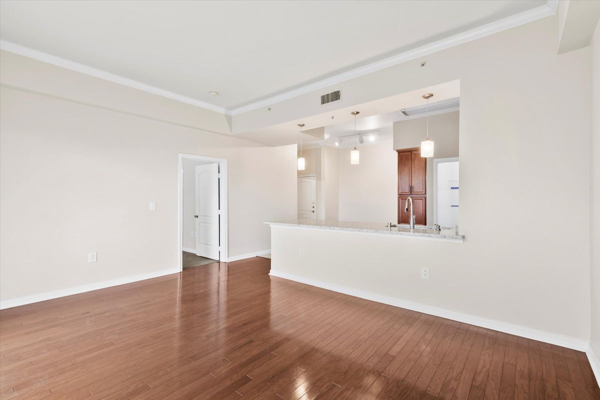 Building Photo - 3225 Turtle Creek Blvd Blvd