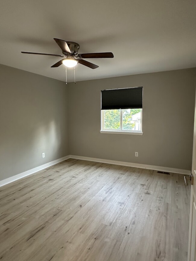 Building Photo - 5404 S Valdai Way