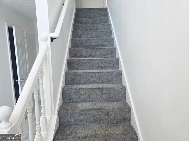 Building Photo - 255 Dairyland Dr