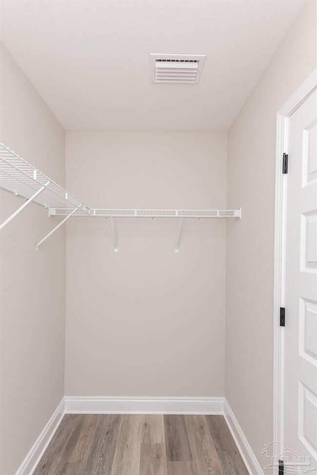 Building Photo - 8570 Stockdale Ave