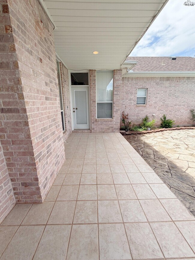 Building Photo - 4506 Hollow Ridge Dr