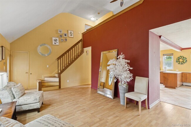 Building Photo - 3 Meadowgrass Ln