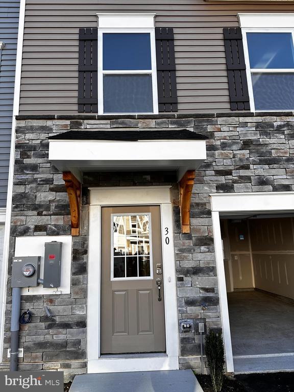 Building Photo - 30 Trotting Rd