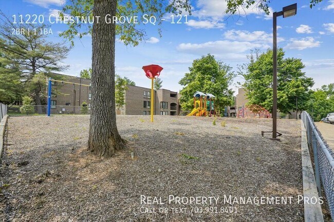 Building Photo - 11220 Chestnut Grove Square