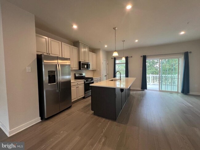 Building Photo - 24 Hunters Dr