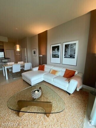 Building Photo - 2 br, 2 bath Condo - 2525 SW 3rd Ave Apt 1208