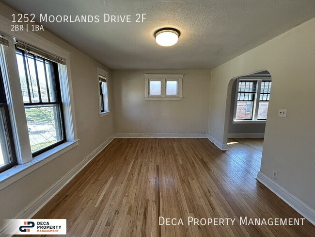 Building Photo - 1252 Moorlands Dr