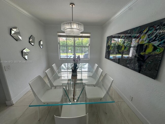 Building Photo - 1063 Sunflower Cir