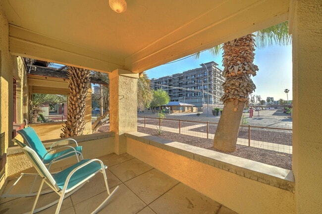 Building Photo - 1121 N 5th St