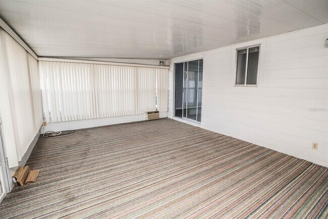 Building Photo - 2764 Kavalier Dr