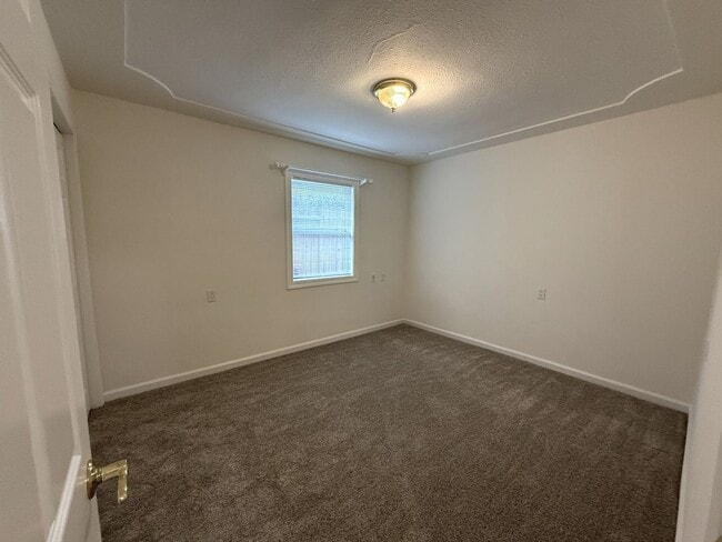 Building Photo - Secluded 2bd/1ba Carmichael Charmer near S...