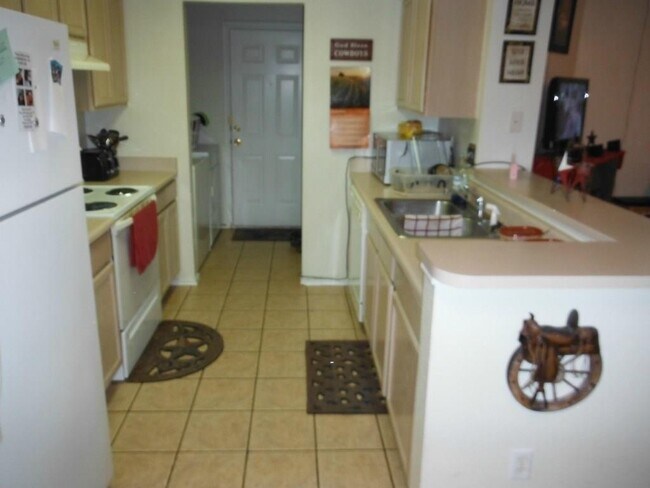 Building Photo - 806-808 Sagewood Trail