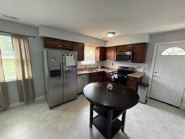 Building Photo - Rental Home Avail off of Gum Branch!