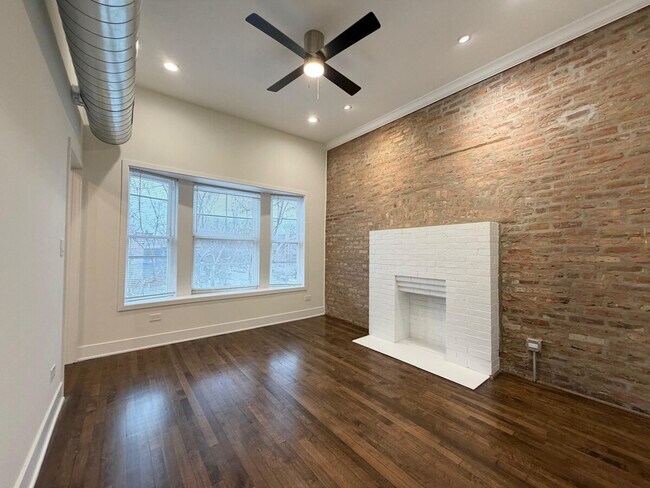 Building Photo - 1110 S Western Ave