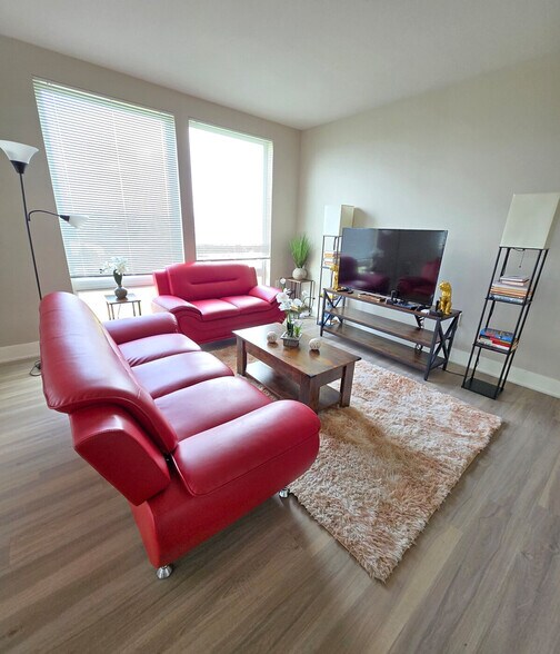 Primary Photo - 12207 NE 116th St