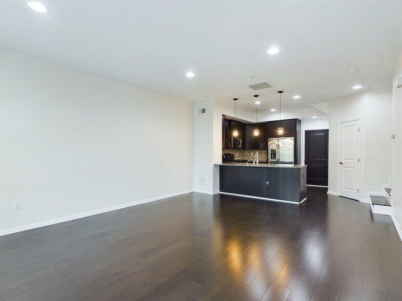 Building Photo - 6479 Jack Linton Dr S