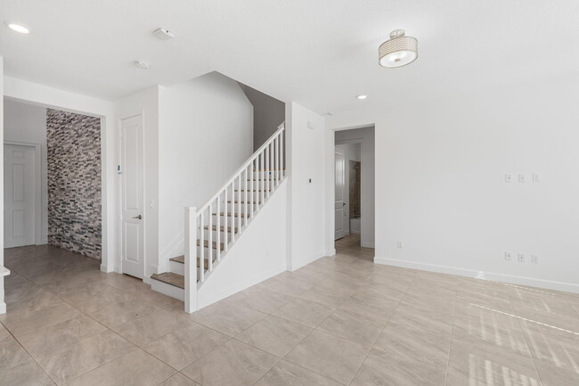 Building Photo - 3270 Dunning Dr