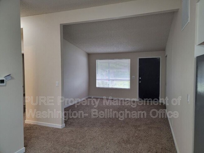 Building Photo - 3350 Cherrywood Ave