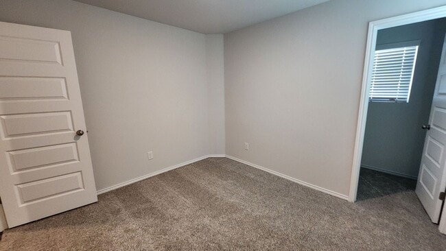 Building Photo - New Neighborhood Home - Edmond Schools