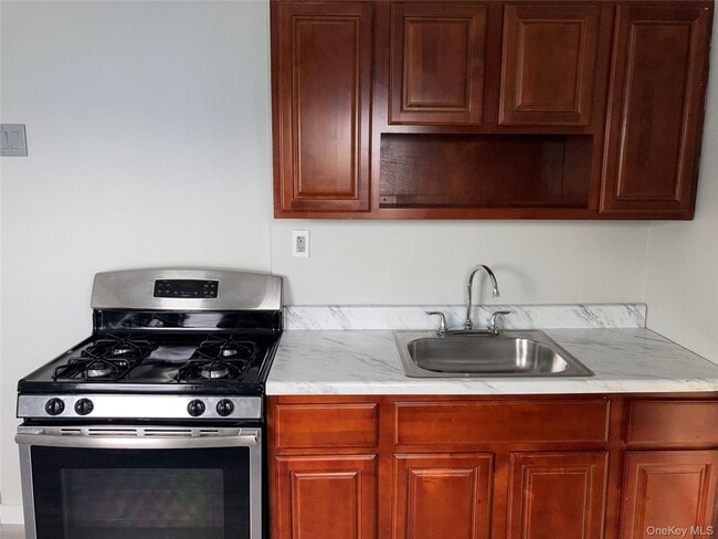 Building Photo - 84-32 109th Ave