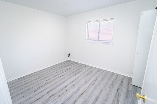 Building Photo - 14010 Meyersville Dr