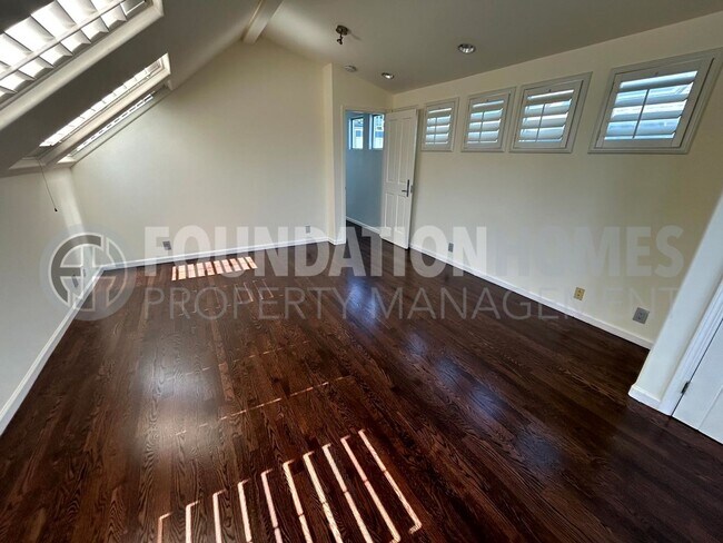 Building Photo - VIDEO - Fenced Yard in Hurricane Gulch - V...