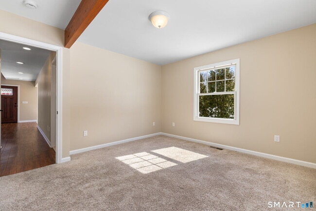 Building Photo - 5 Sunningdale Ln