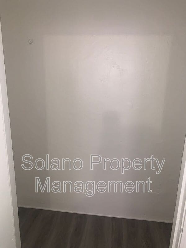 Building Photo - 702 Jackson St