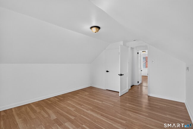 Building Photo - 11 Stratfield Pl