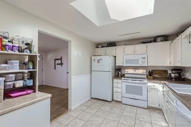 Building Photo - 4567 W 87th Pl
