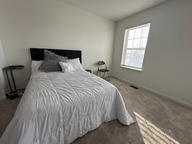 Building Photo - 2600 Providence Ave