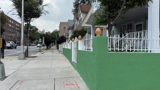 Building Photo - 2521 John F. Kennedy Blvd