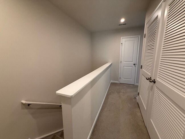 Building Photo - Modern 3-Bedroom Townhouse with Garage & Private Patio