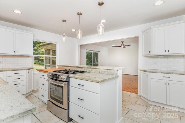 Building Photo - 6334 Fair Valley Dr