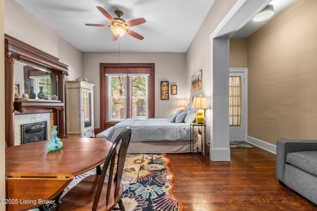 Building Photo - 1236 E Broadway