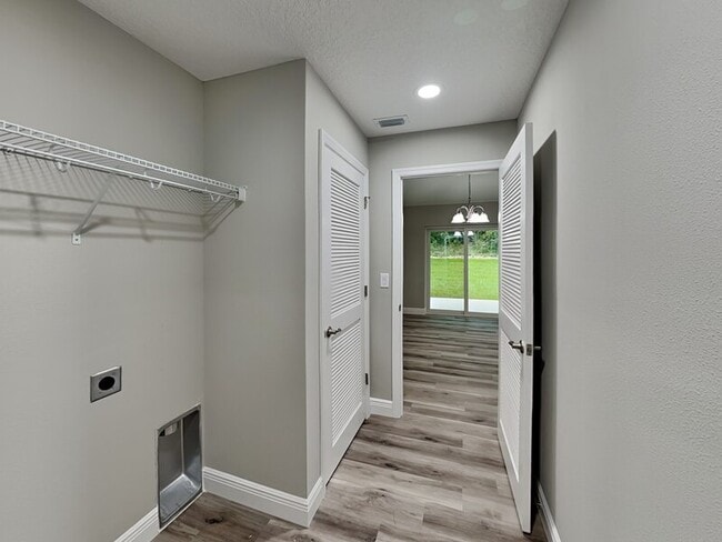 Building Photo - 238 W Ruska Pl