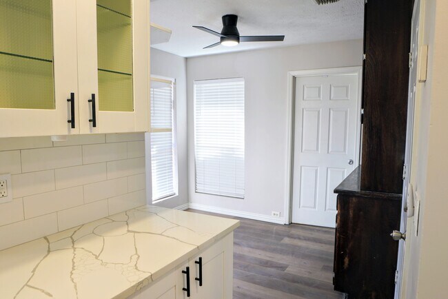 Building Photo - 3813 Arizona Pl