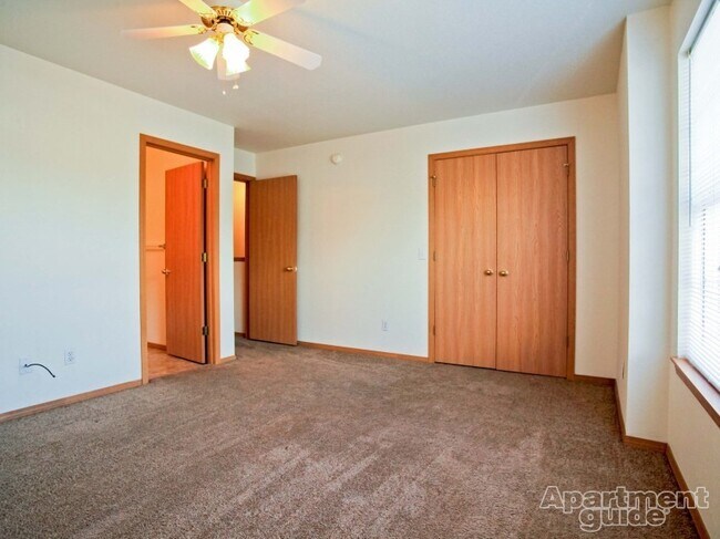 Interior Photo - Hidden Lake 2110-2268(24)