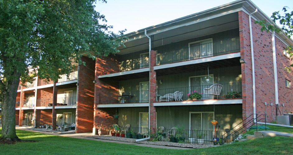 Alpine Village Apartments La Vista Ne Apartment Finder
