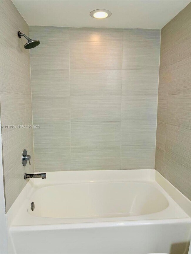 Building Photo - 31 SE 6th St