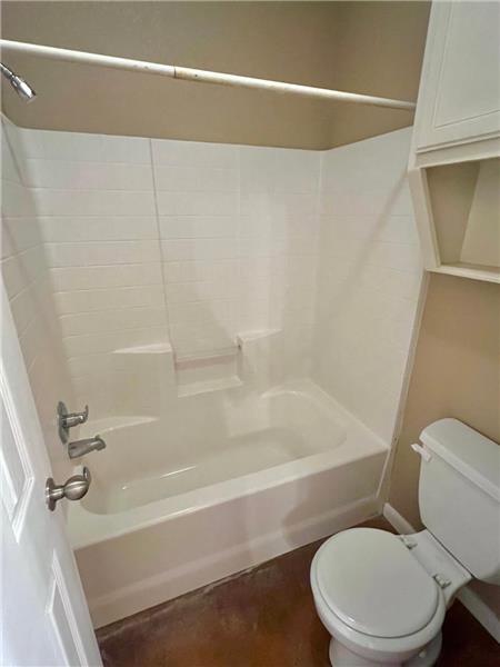 Building Photo - 208 Garden Dr