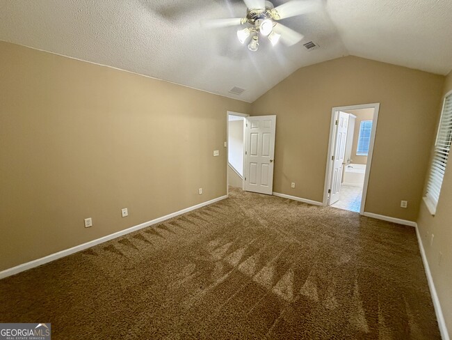 Building Photo - 808 Hillandale Ln