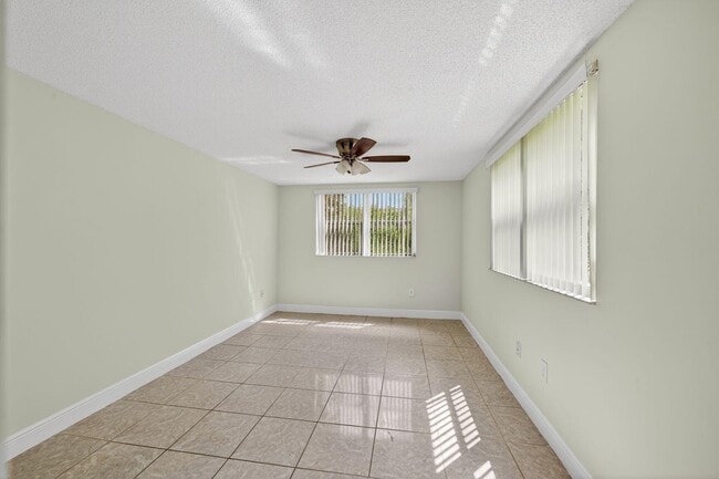 Building Photo - 8363 Lake Dr