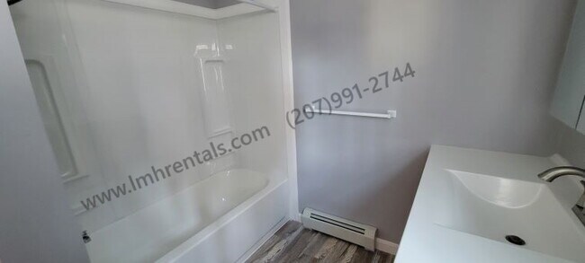 Building Photo - 97 Grove St