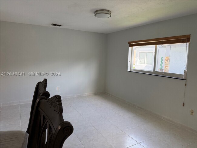 Building Photo - 3613 SW 112th Pl