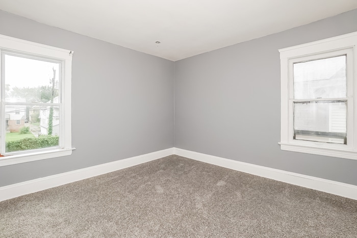 Building Photo - 1556 Dille Rd